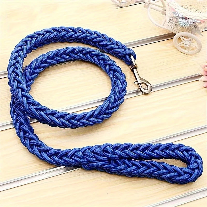 Dog leash for effective training and comfortable walking, strong and durable braid, suitable for large dogs, dog training leash