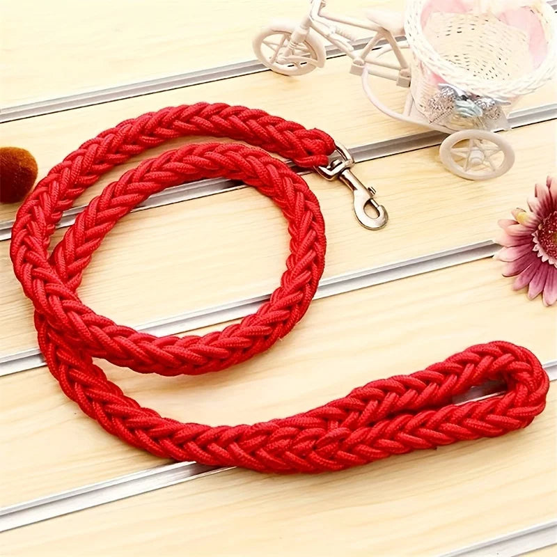 Dog leash for effective training and comfortable walking, strong and durable braid, suitable for large dogs, dog training leash